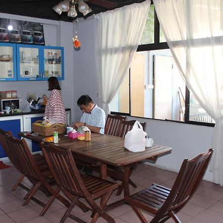 The Jesselton Cabin Sdn Bhd Kota Kinabalu Exterior photo