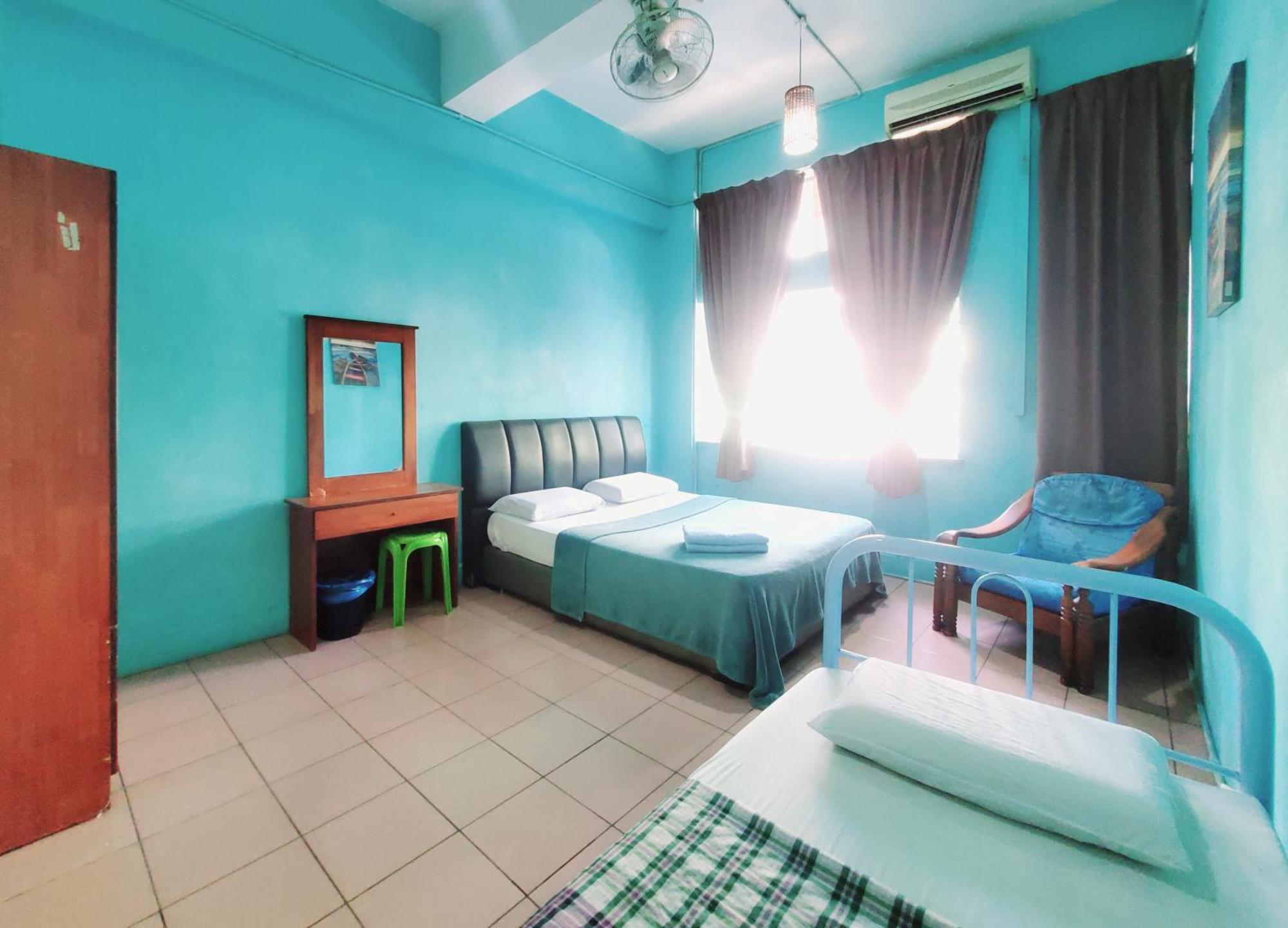 The Jesselton Cabin Sdn Bhd Kota Kinabalu Exterior photo